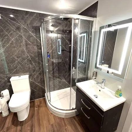 Cedar Boutique Lodge-dog Fishing And Access York