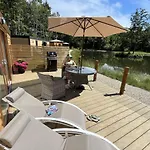 Cedar Boutique Lodge-dog Fishing And Access Holiday home