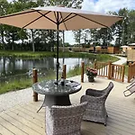 Cedar Boutique Lodge-dog Fishing And Access Holiday home *
